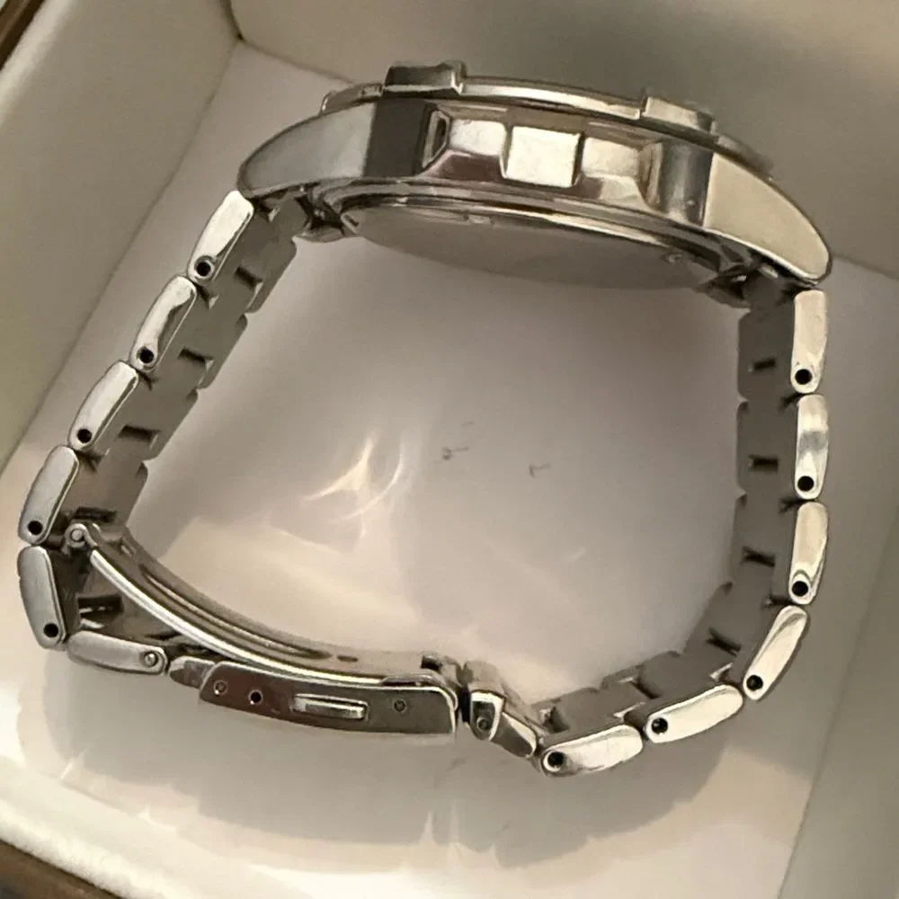 Seiko Solar Chronograph Men's Watch- stainless steel V172-OAJO